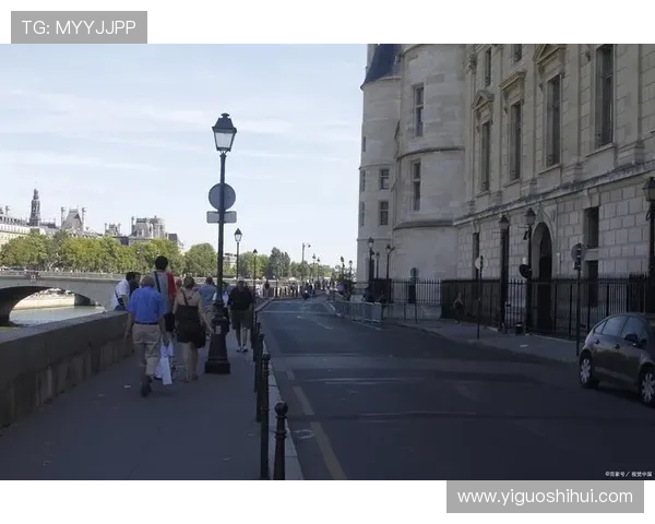 巴黎官网中国官方网汇聚巴黎游戏的官方视频、攻略教程及玩家互动内容,丰富你的游戏知识和娱乐体验